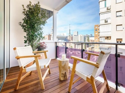 你觉得阳台有必要贴墙砖吗？