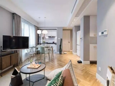 朋友新房客厅、餐厅、厨房一体，头一次见可旋转电视，长见识了！